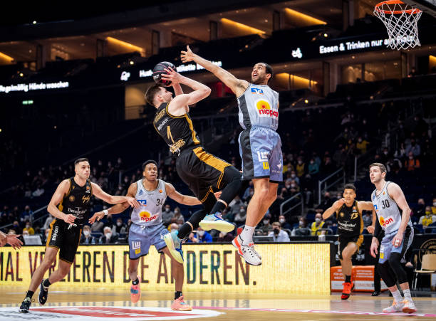 出战无疑为 出战无疑为