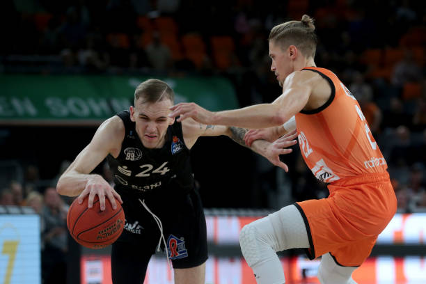 球具有以下 球具有以下